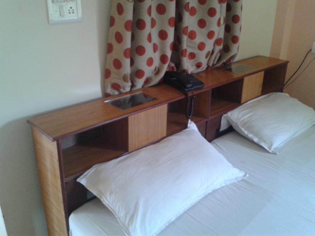 Ancora Beach Resort Baga Esterno foto